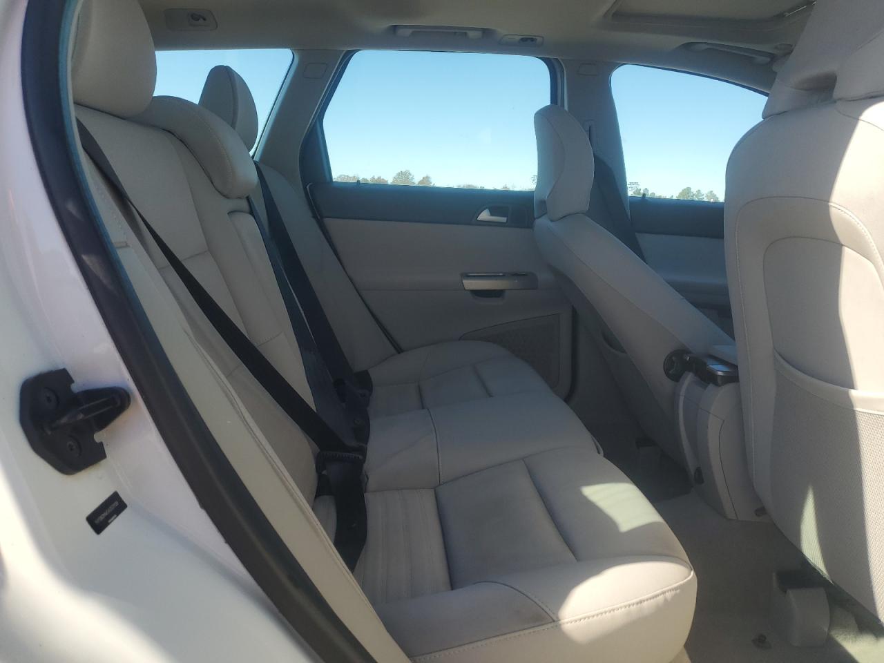 2010 Volvo V50 2.4I VIN: YV1382MW5A2531128 Lot: 91979195