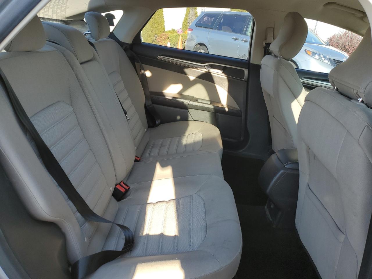 2017 Ford Fusion S VIN: 3FA6P0G79HR170481 Lot: 92682955