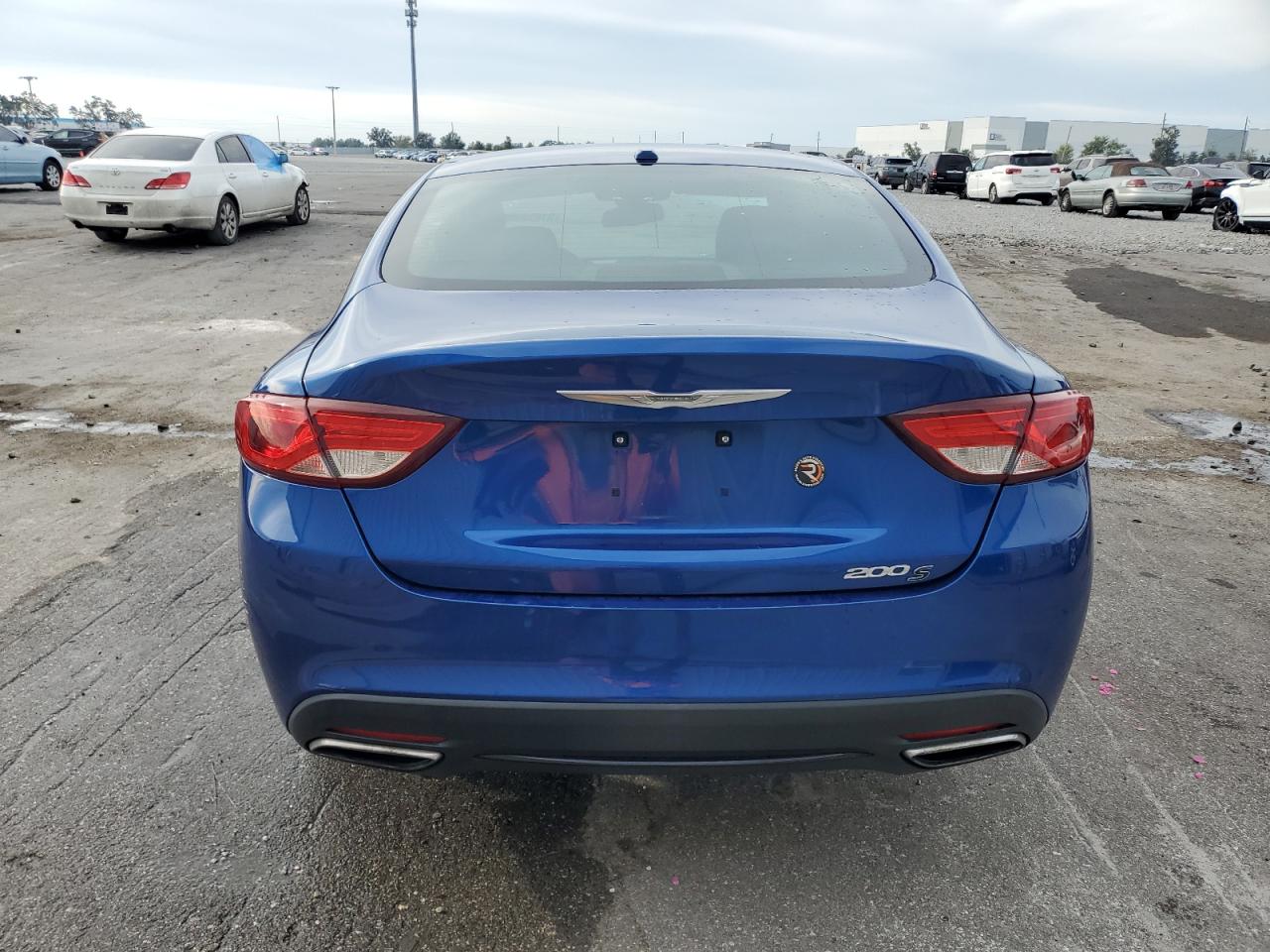 2015 Chrysler 200 S VIN: 1C3CCCBBXFN535759 Lot: 92330475