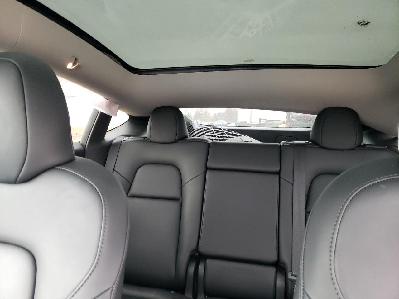 2023 Tesla Model Y VIN: 7SAYGAEE3PF690592 Lot: 92982685