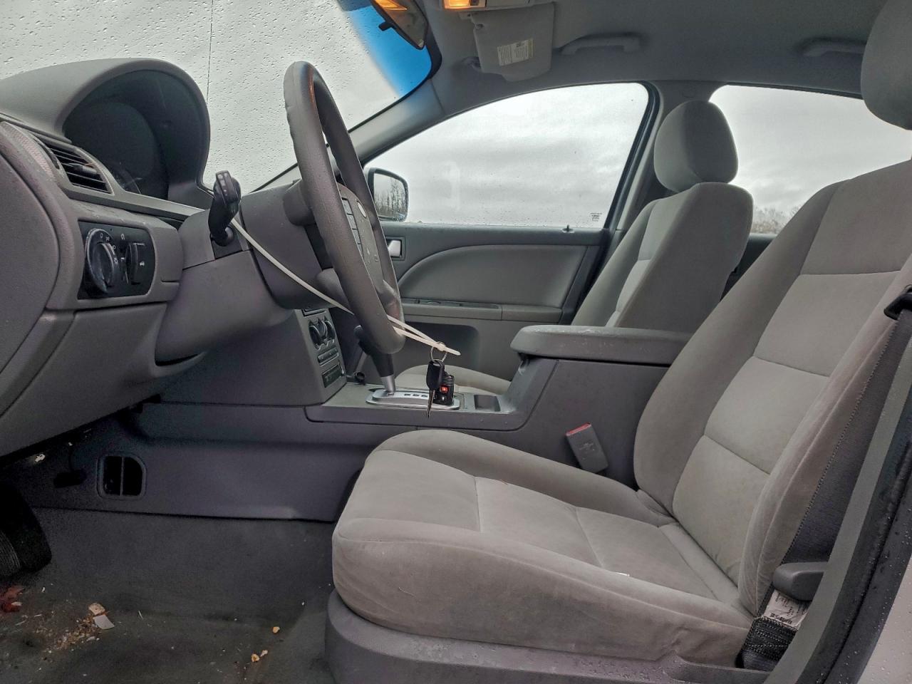 2005 Ford Five Hundred Se VIN: 1FAFP23165G144727 Lot: 93308475