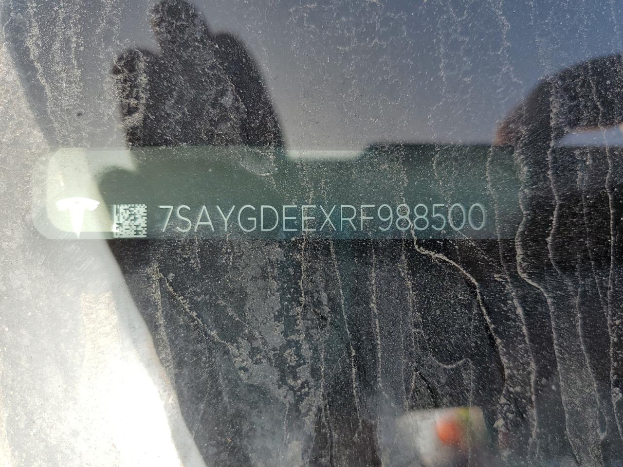 2024 Tesla Model Y VIN: 7SAYGDEEXRF988500 Lot: 90643565