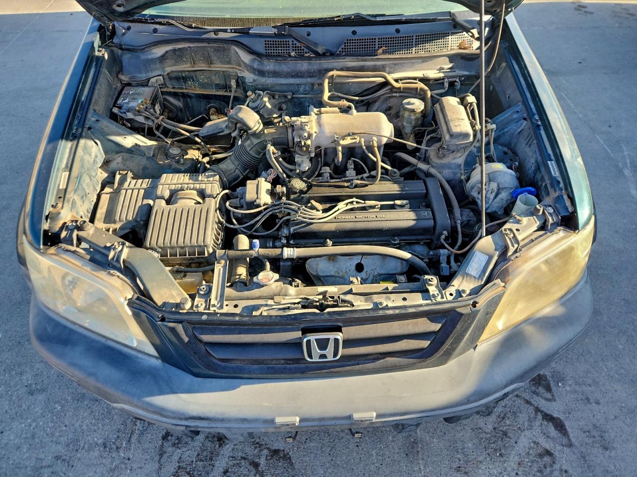 1998 Honda Cr-V Lx VIN: JHLRD2843WC017643 Lot: 92730725