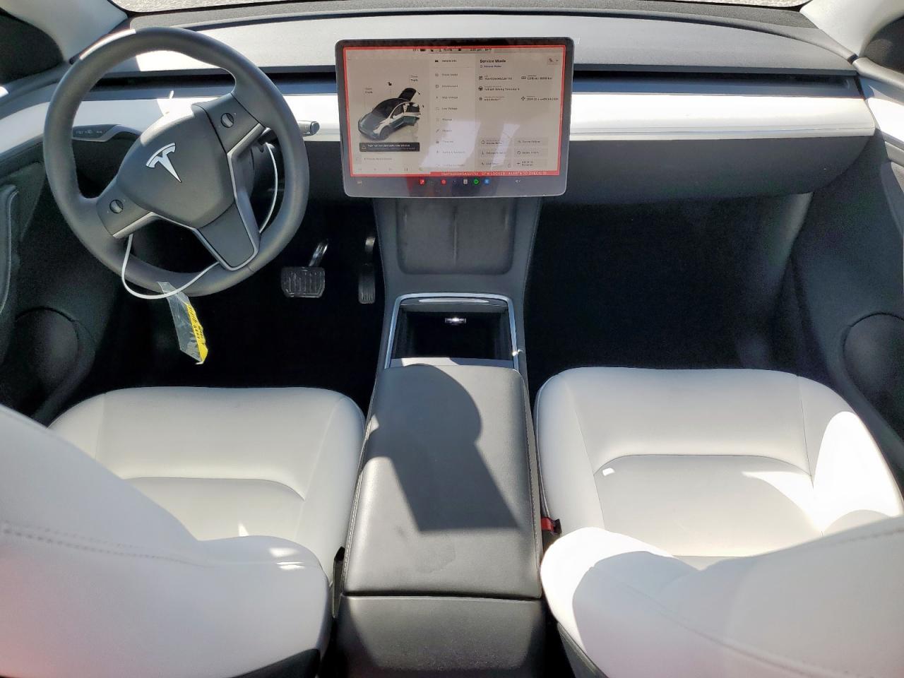 2025 Tesla Model Y VIN: 7SAYGDED6SA351761 Lot: 92357145