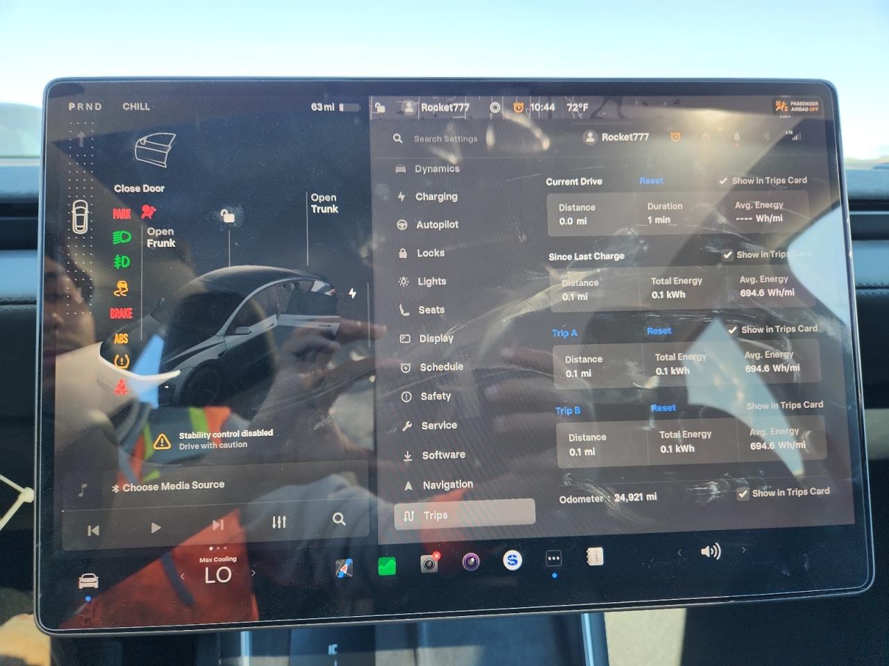 2026 Tesla Model Y VIN: 7SAYGDEE8TA385811 Lot: 91408805