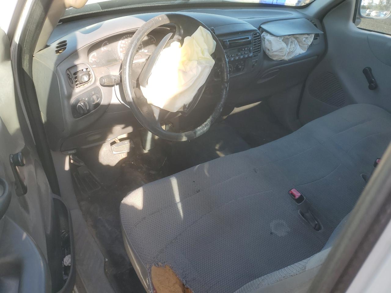 2000 Ford F150 VIN: 1FTRX17W6YNB58747 Lot: 92498395