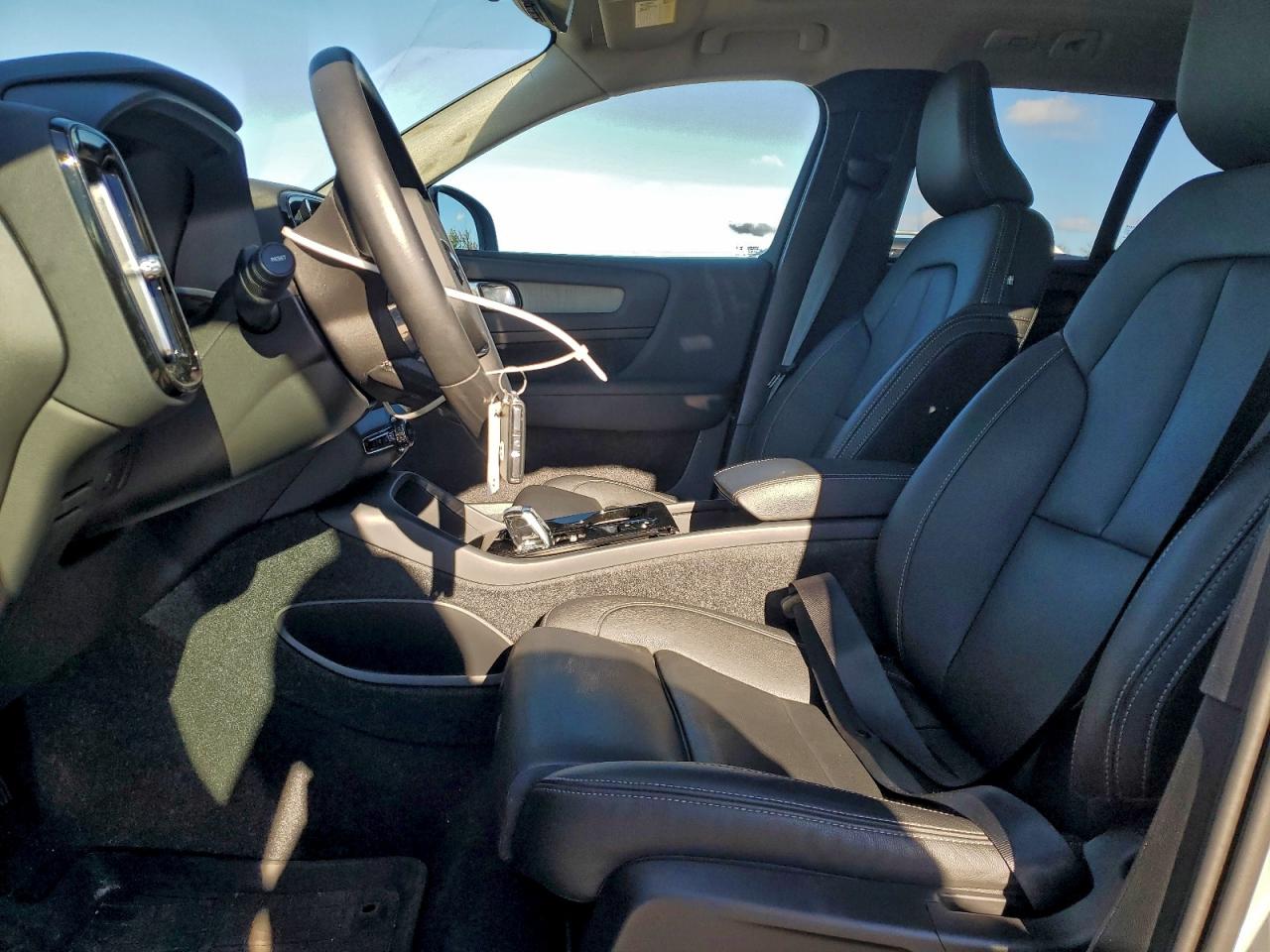 2024 Volvo Xc40 Plus VIN: YV4L12UL9R2326503 Lot: 93035205