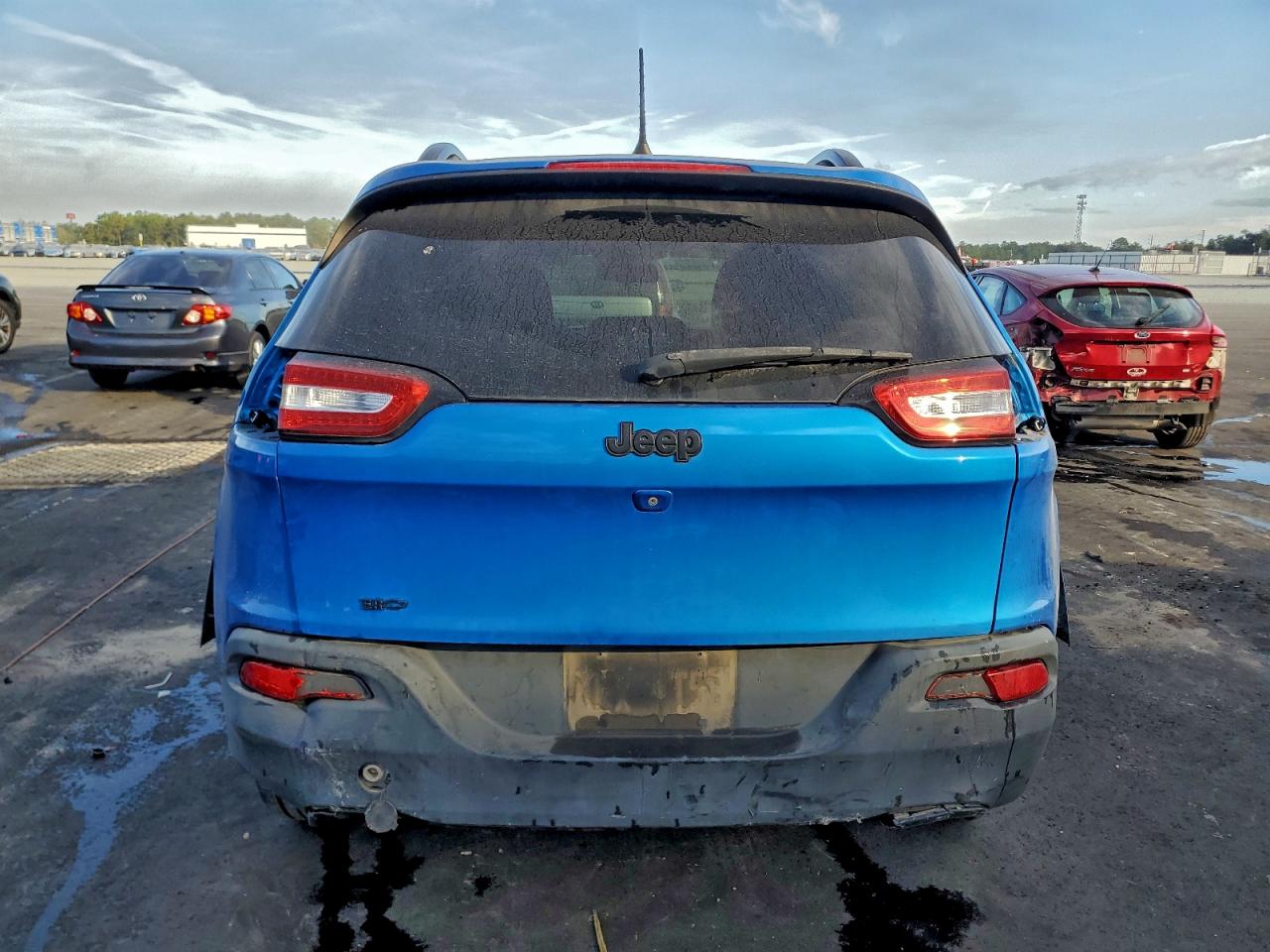 2018 Jeep Cherokee Latitude VIN: 1C4PJLCX5JD577557 Lot: 93675545