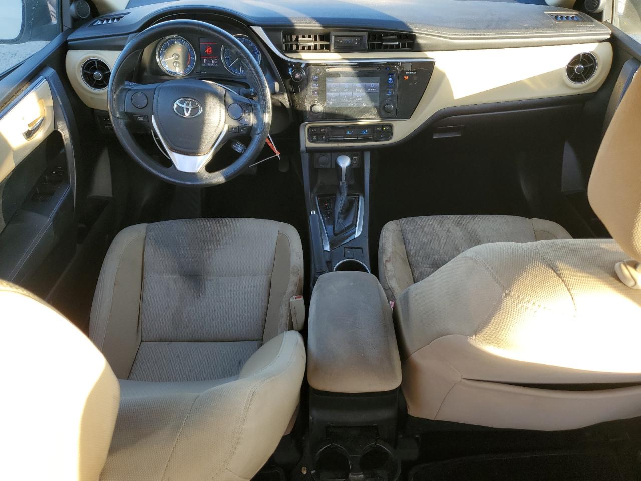 2017 Toyota Corolla L VIN: 5YFBURHE2HP570178 Lot: 92111825