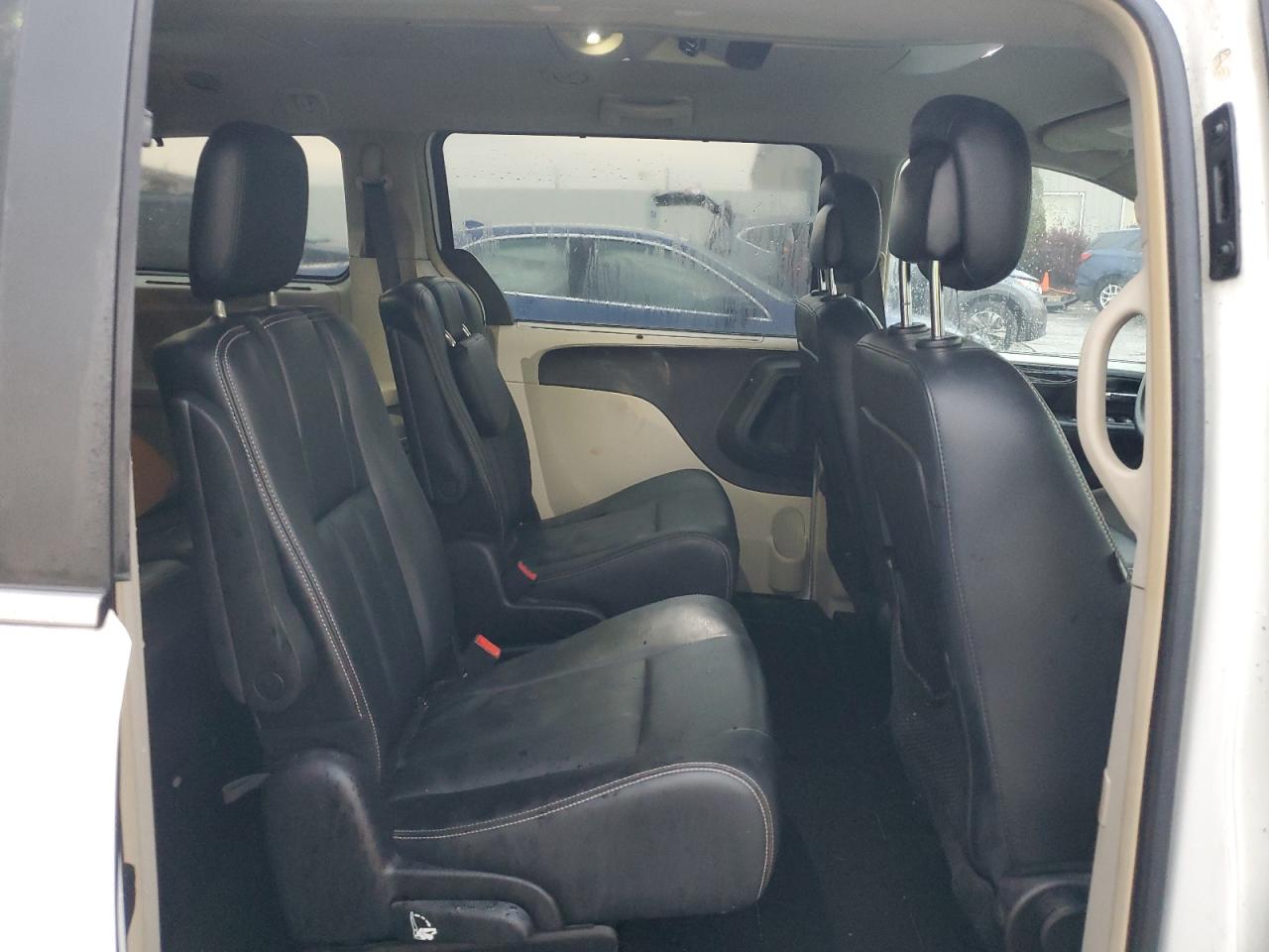 2016 Chrysler Town & Country Touring VIN: 2C4RC1BG2GR111082 Lot: 93370165