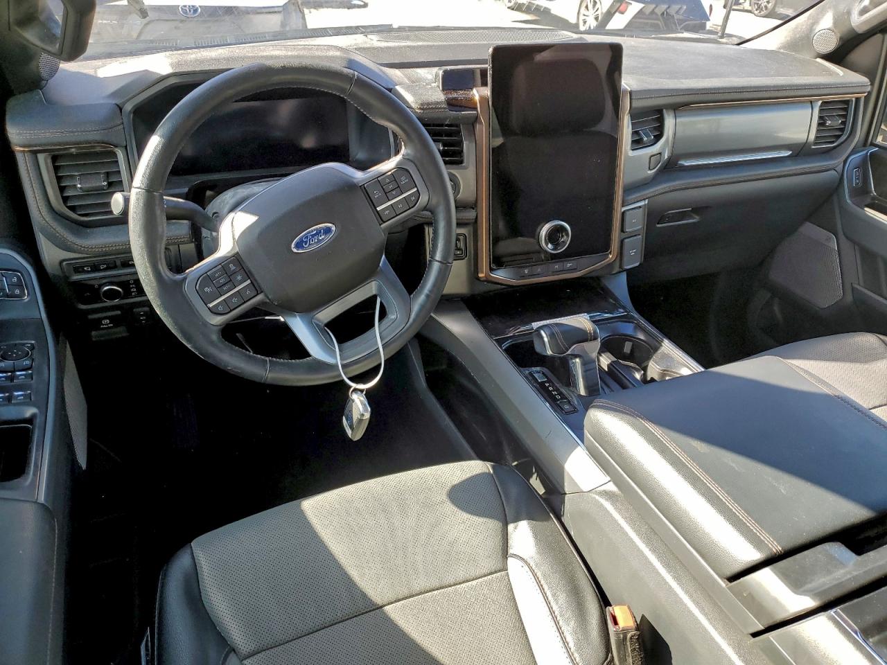 2023 Ford F150 Lightning Pro VIN: 1FTVW1EV2PWG13534 Lot: 94268235