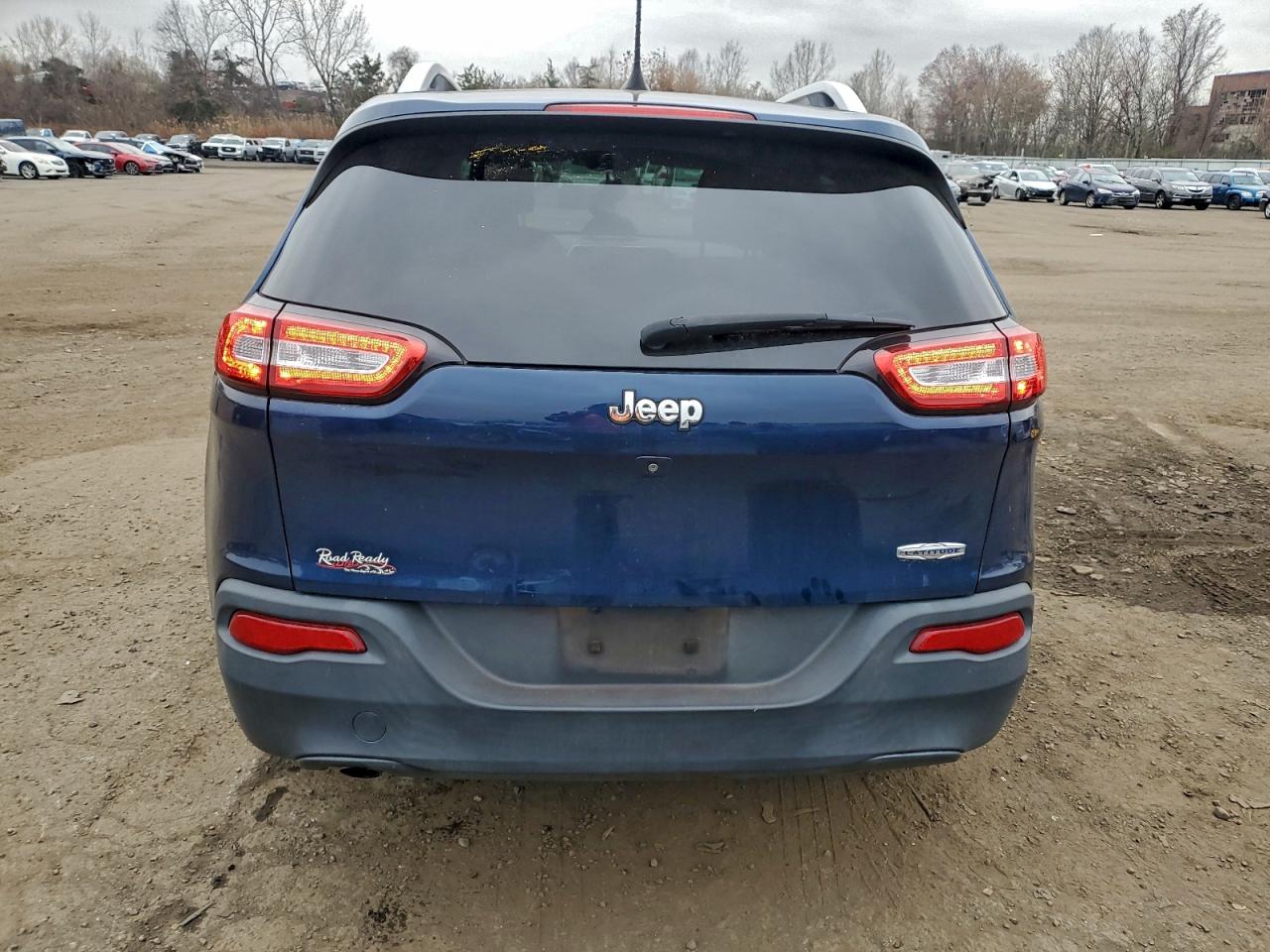 2018 Jeep Cherokee Latitude Plus VIN: 1C4PJLLB3JD573155 Lot: 93832525