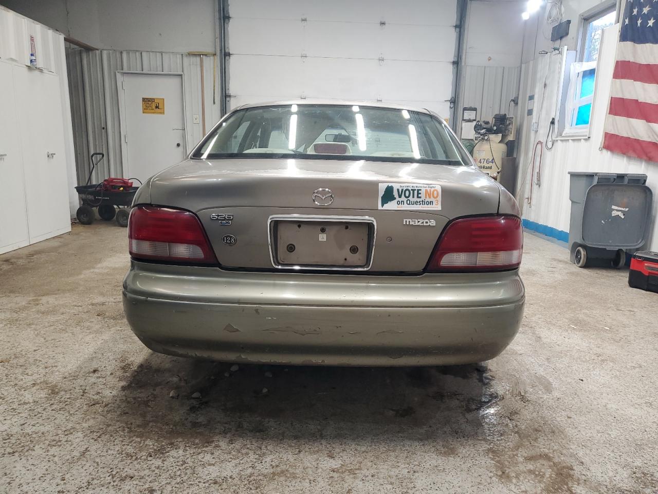 1998 Mazda 626 Dx VIN: 1YVGF22C0W5769197 Lot: 92430815
