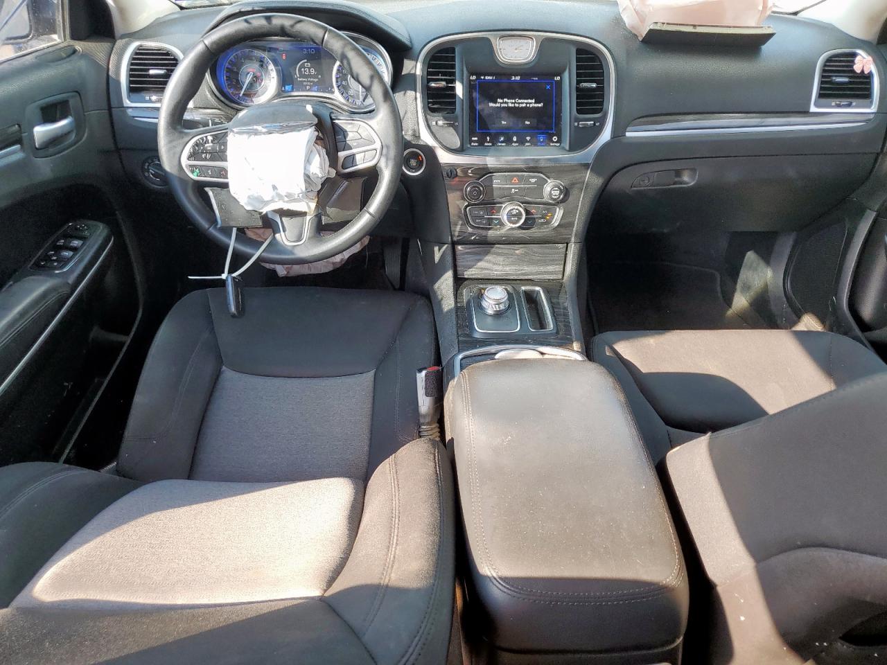 2018 Chrysler 300 Touring VIN: 2C3CCAAG1JH340877 Lot: 93428935