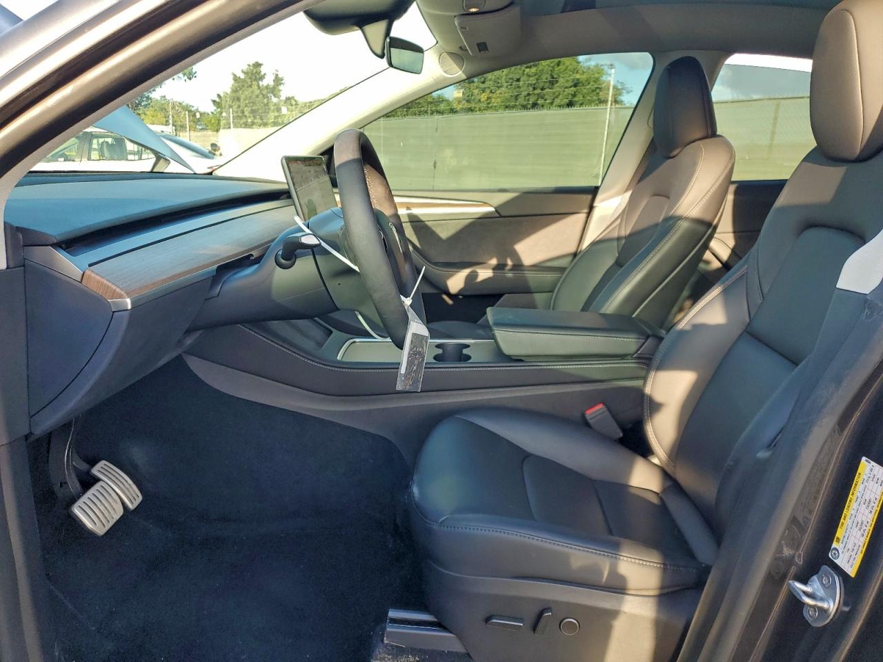 2024 Tesla Model Y VIN: 7SAYGDEFXRF048884 Lot: 93746325