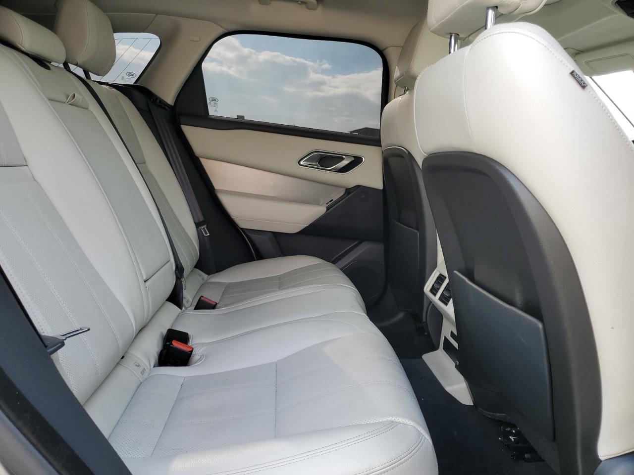 2018 Land Rover Range Rover Velar S VIN: SALYB2RXXJA748302 Lot: 92686495