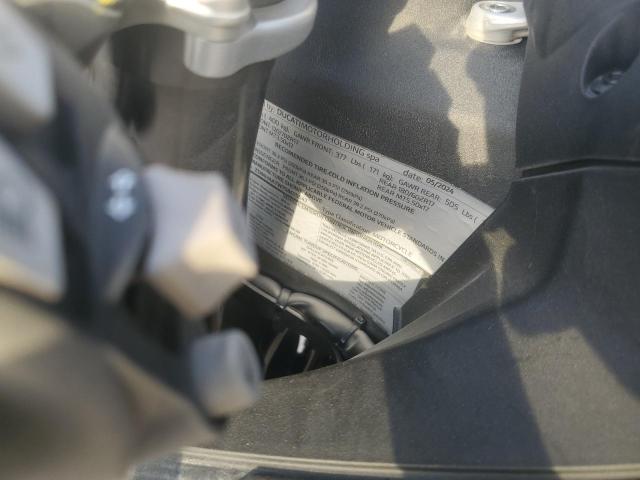 2025 DUCATI PANIGALE V2  