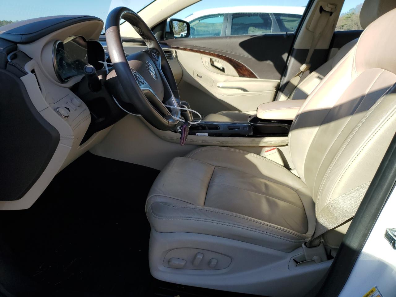 2016 Buick Lacrosse VIN: 1G4GB5G38GF104647 Lot: 93232535