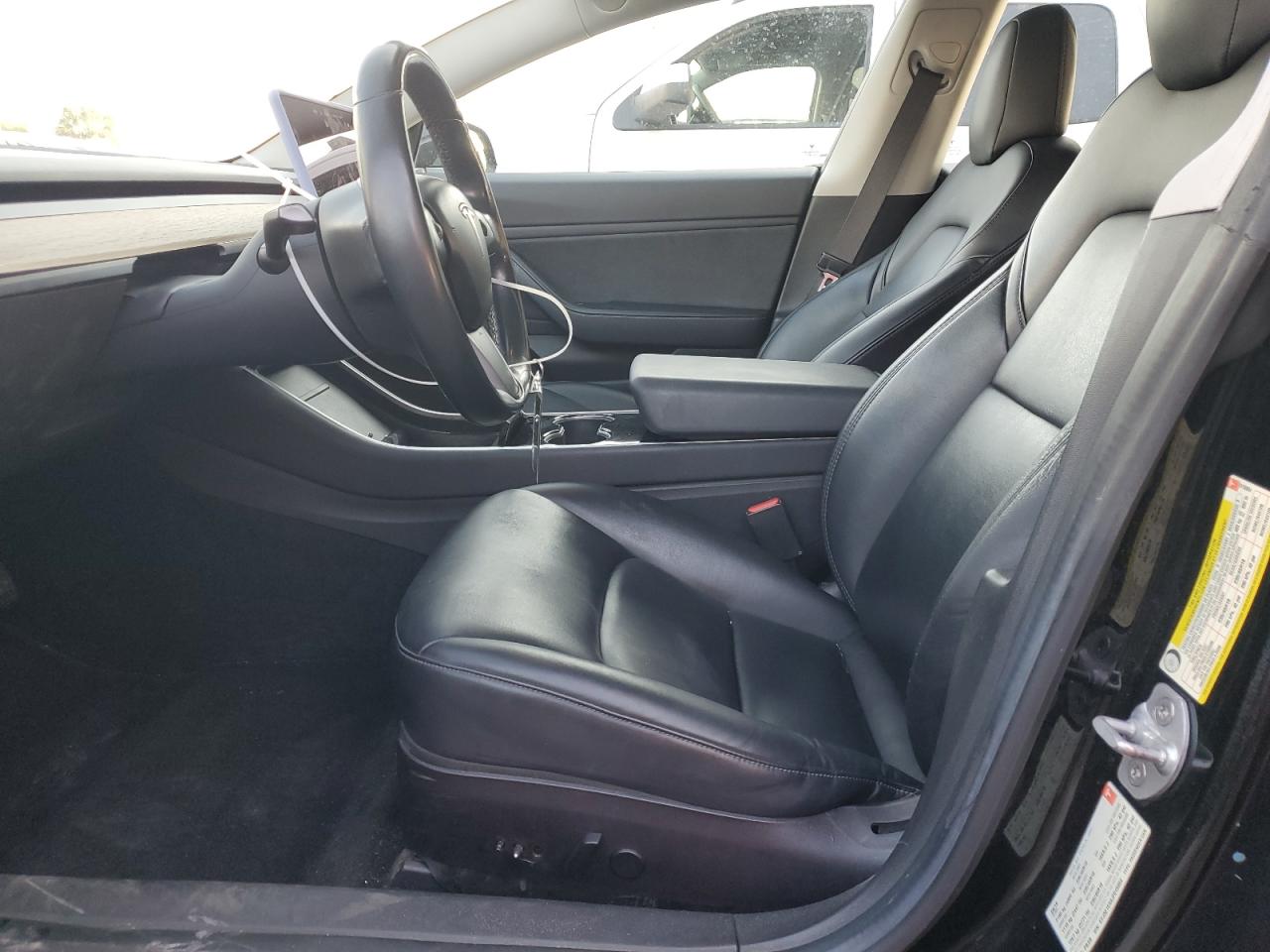 2018 Tesla Model 3 VIN: 5YJ3E1EA8JF015984 Lot: 93224635