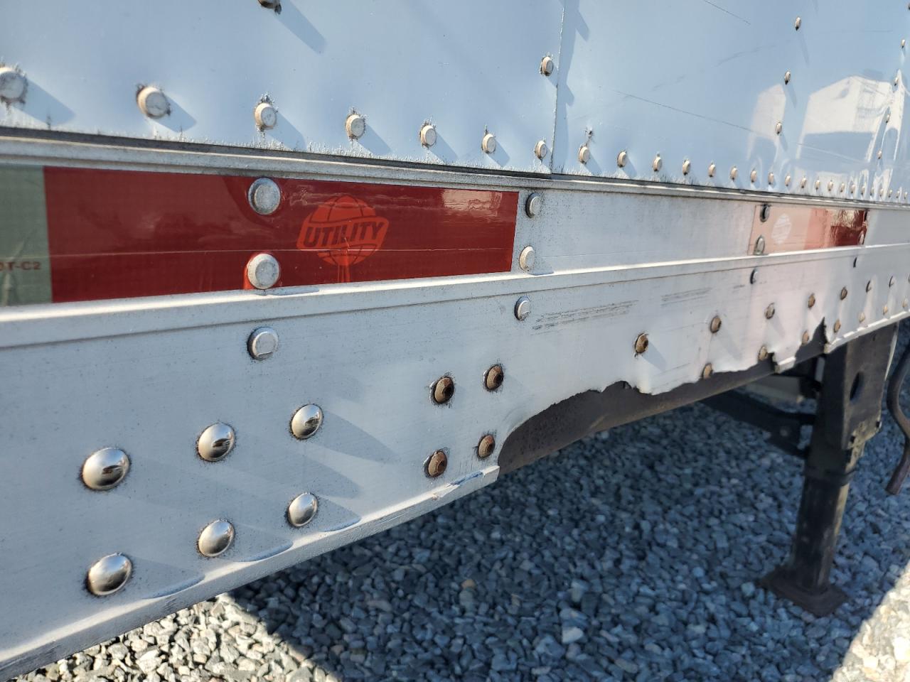 2012 Util Refrigerated Trailer VIN: 1UYVS2488CM463742 Lot: 84634005