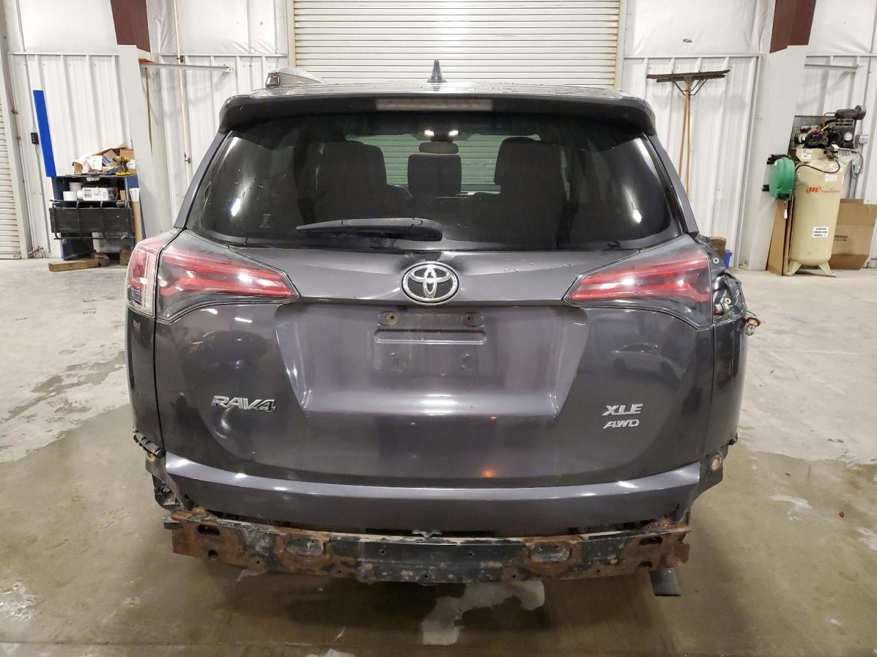 2017 Toyota Rav4 Xle VIN: JTMRFREV6HJ106313 Lot: 93215095