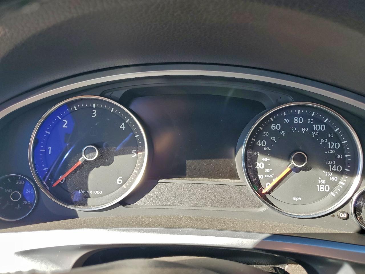 2014 Volkswagen Touareg V6 Tdi VIN: WVGEP9BP4ED004709 Lot: 94182655