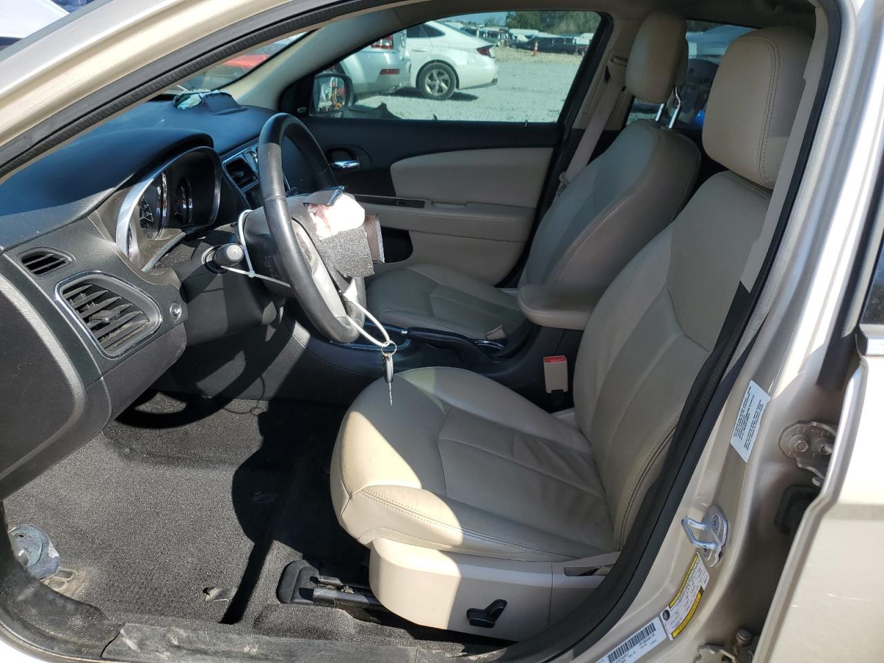 2013 Chrysler 200 Limited VIN: 1C3CCBCG7DN593717 Lot: 93468305