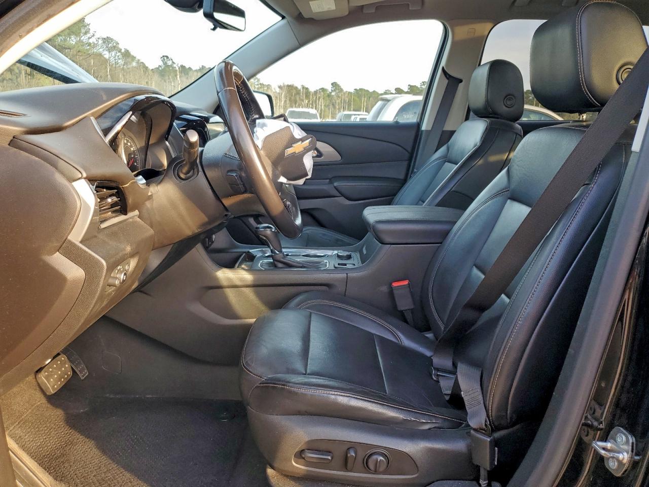 2018 Chevrolet Traverse Lt VIN: 1GNEVHKWXJJ158758 Lot: 94684155