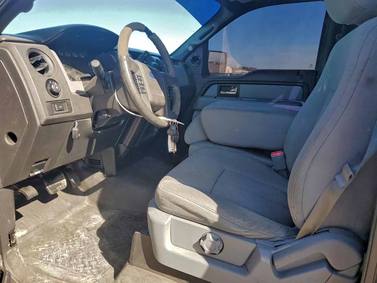 2013 Ford F150 VIN: 1FTMF1CM2DFC87302 Lot: 94087265