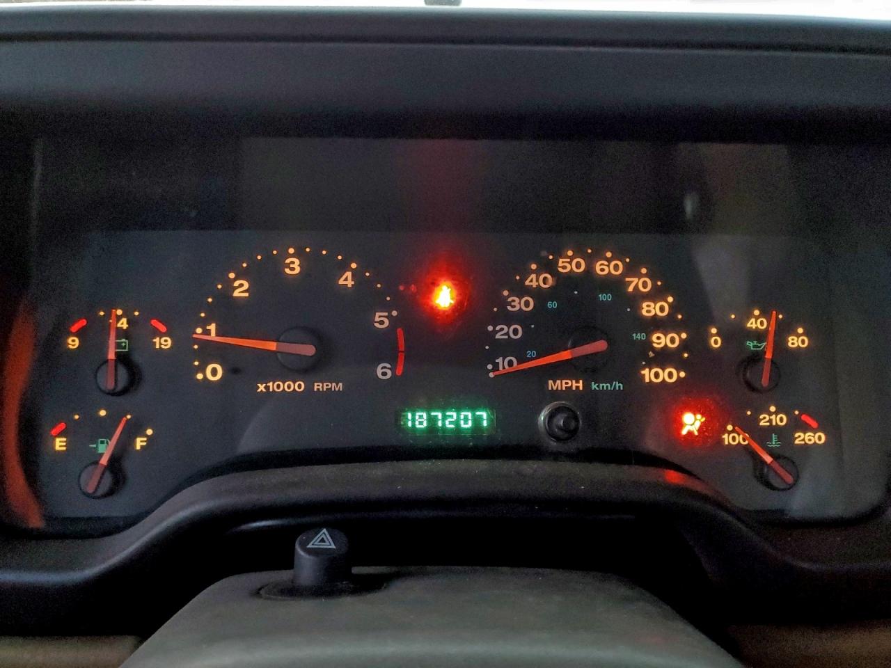 2001 Jeep Wrangler / Tj Sahara VIN: 1J4FA59S81P331243 Lot: 94515035