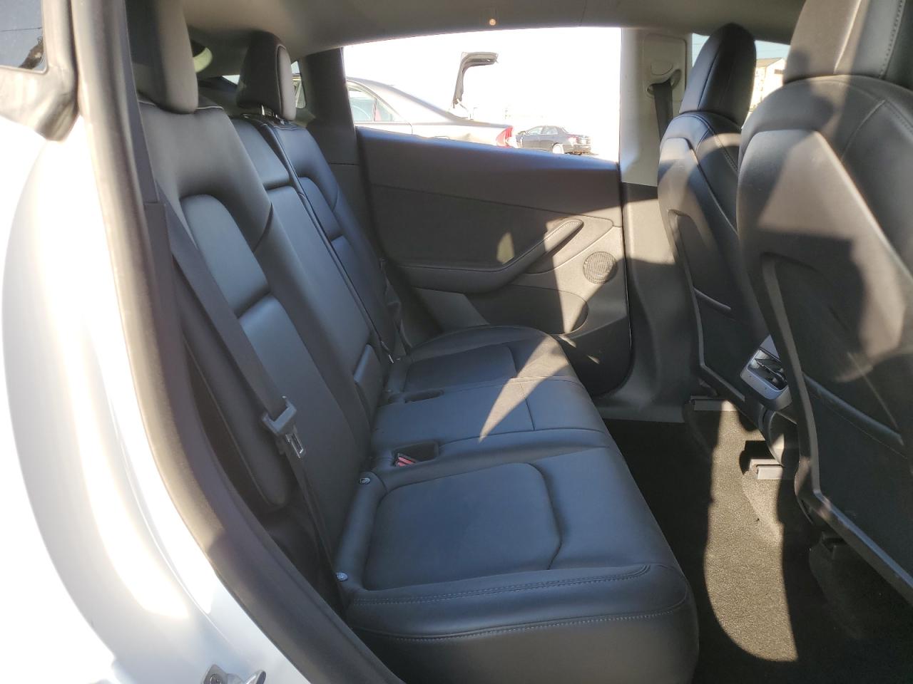 2022 Tesla Model Y VIN: 7SAYGDEF1NF396678 Lot: 91971935