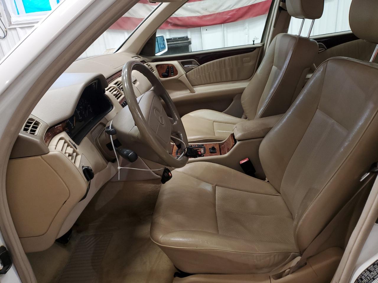 1999 Mercedes-Benz E 320 4Matic VIN: WDBJF82H0XX016929 Lot: 86857285