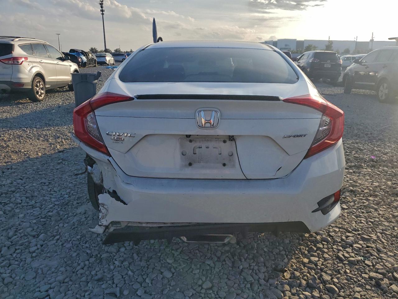 2019 Honda Civic Sport VIN: 19XFC2E80KE015359 Lot: 93670495