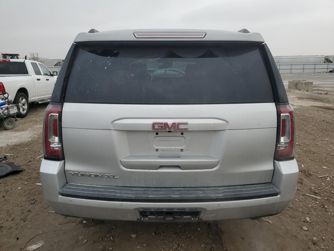 2015 GMC Yukon Xl K1500 Slt VIN: 1GKS2HKC5FR729872 Lot: 93700685