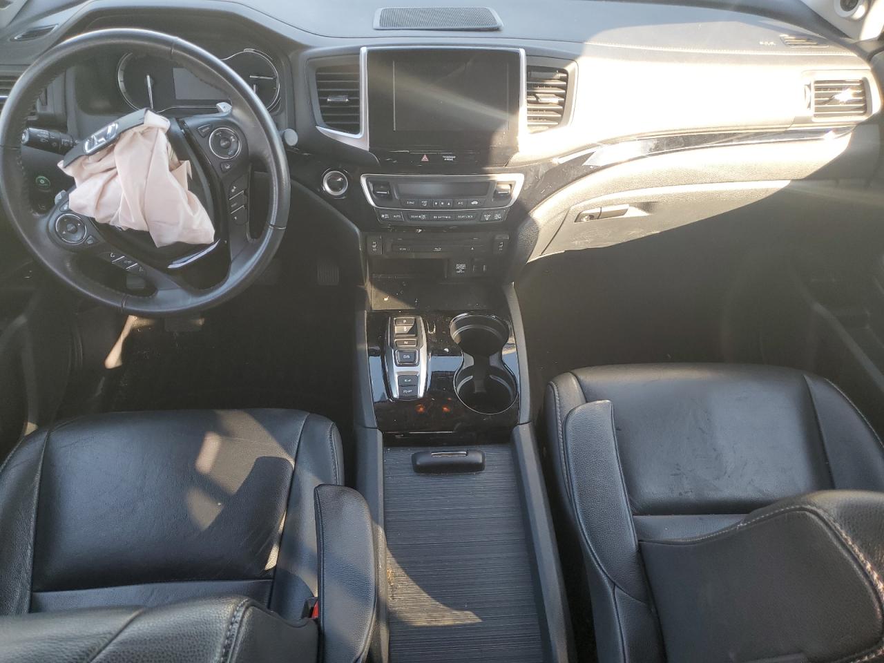 2018 Honda Pilot Touring VIN: 5FNYF6H98JB001861 Lot: 90867075