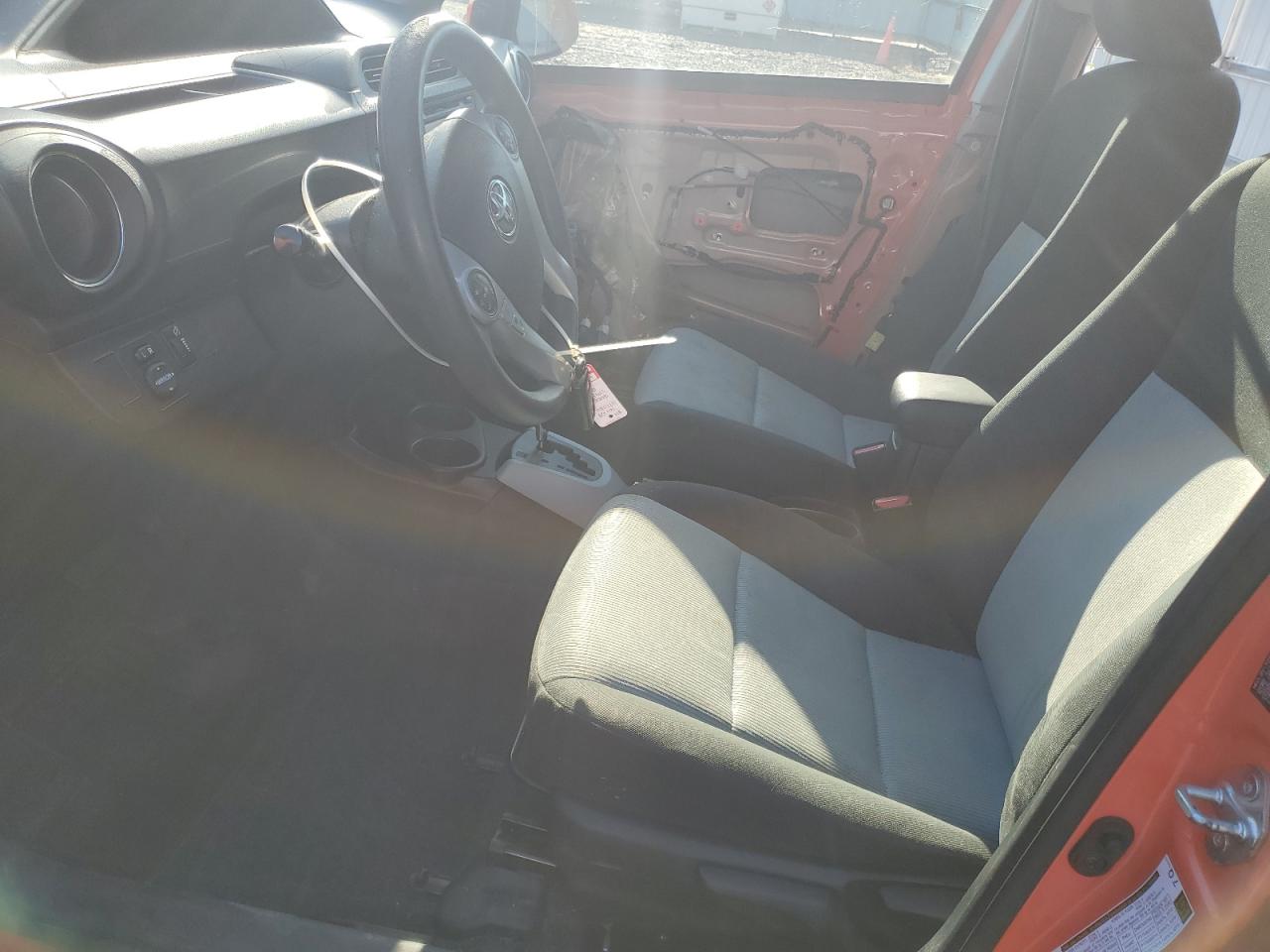 2013 Toyota Prius C VIN: JTDKDTB32D1042935 Lot: 91072795