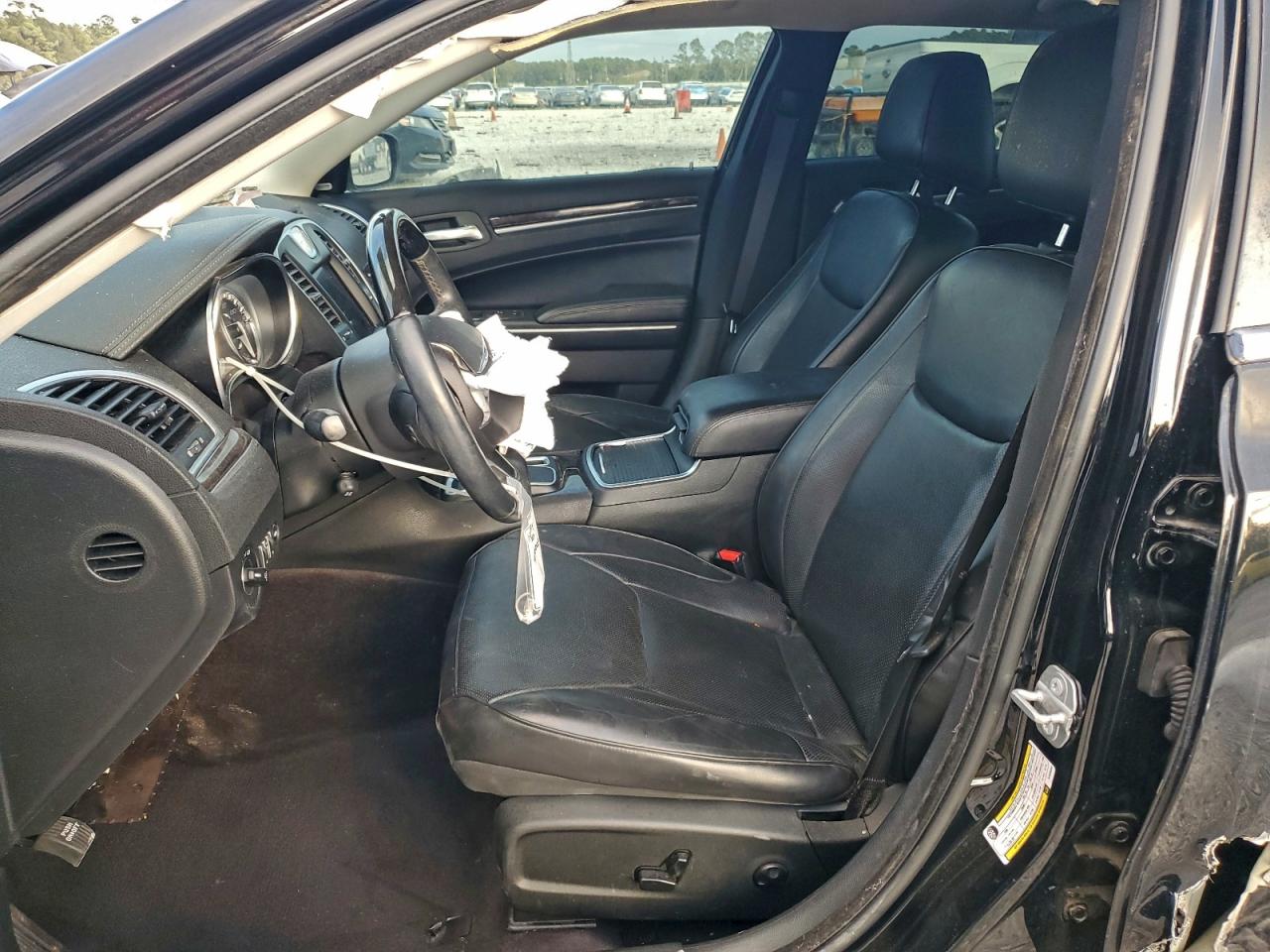 2019 Chrysler 300 Limited VIN: 2C3CCAEG2KH536306 Lot: 94136005