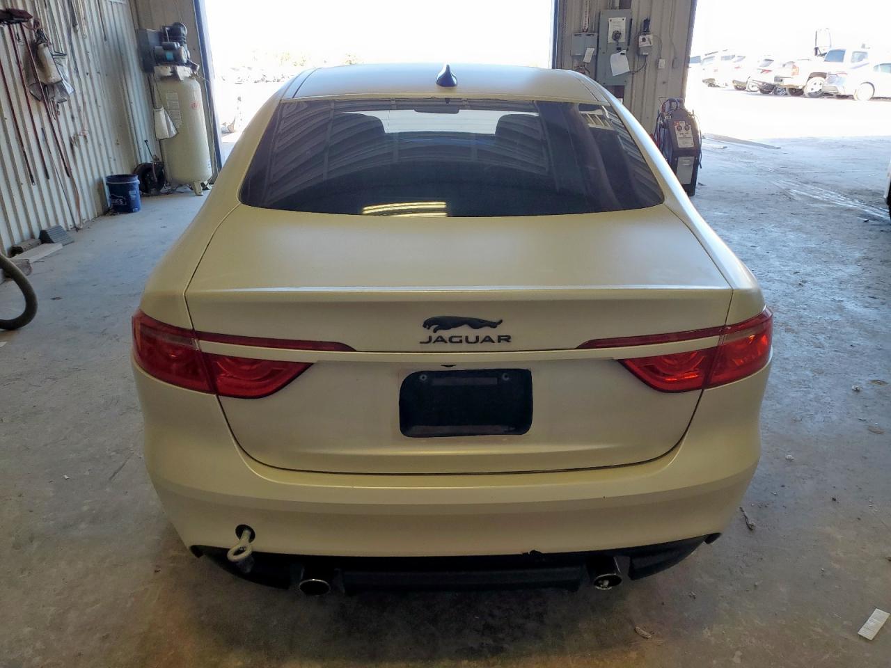 2018 Jaguar Xf VIN: SAJBR4FX8JCY70512 Lot: 91563855