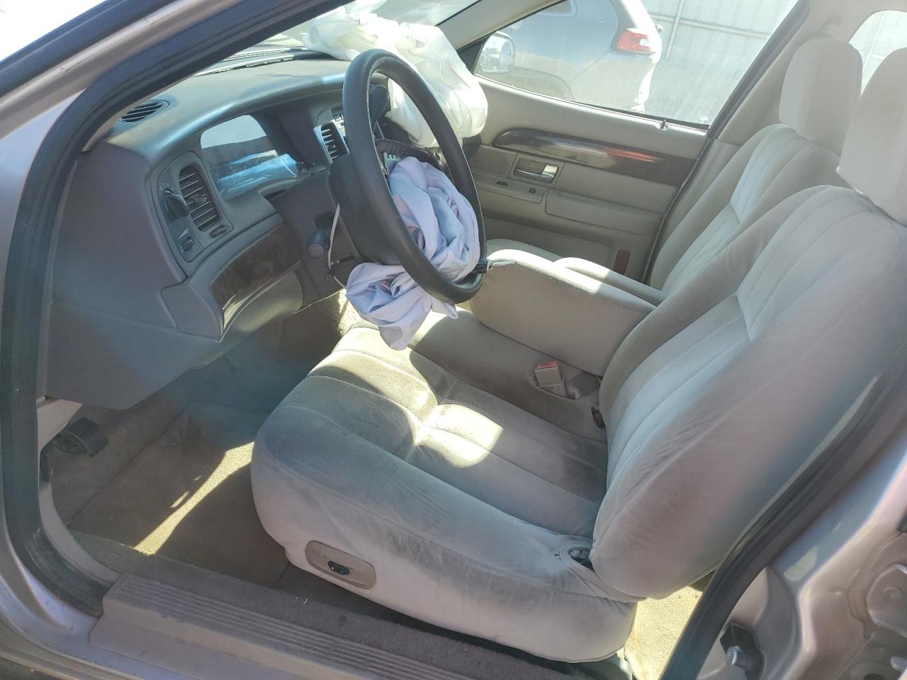 2008 Mercury Grand Marquis Gs VIN: 2MEFM74V38X631303 Lot: 91687145