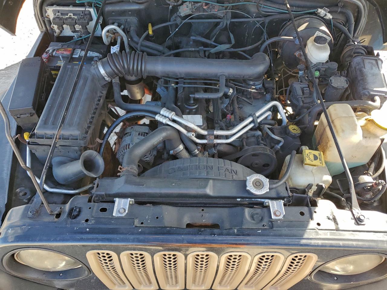 2002 Jeep Wrangler / Tj Sahara VIN: 1J4FA59SX2P739910 Lot: 94188655