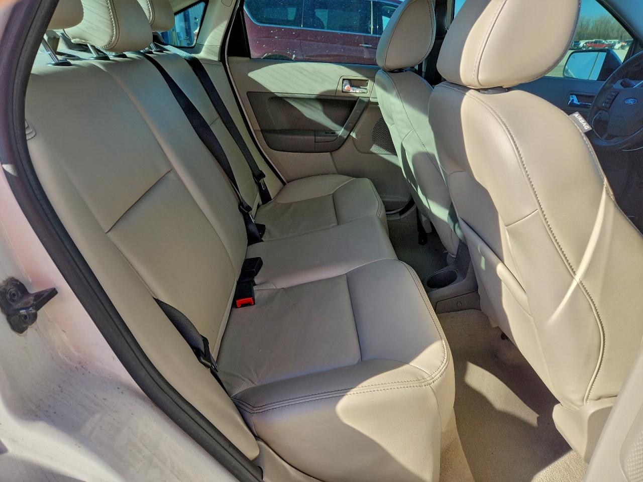 2011 Ford Focus Sel VIN: 1FAHP3HN1BW165898 Lot: 94342275