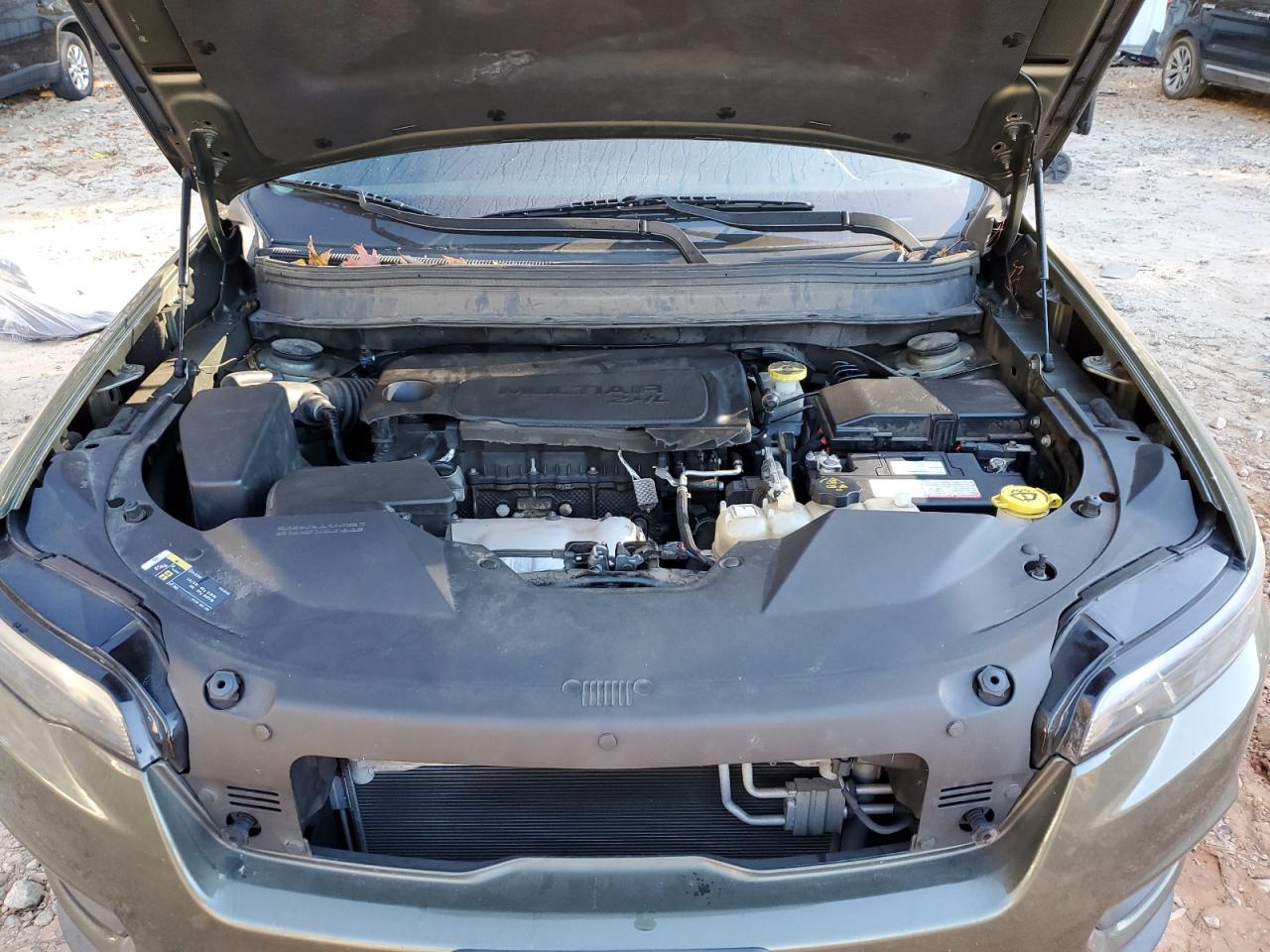 2019 Jeep Cherokee Latitude VIN: 1C4PJMCB5KD305117 Lot: 92685605