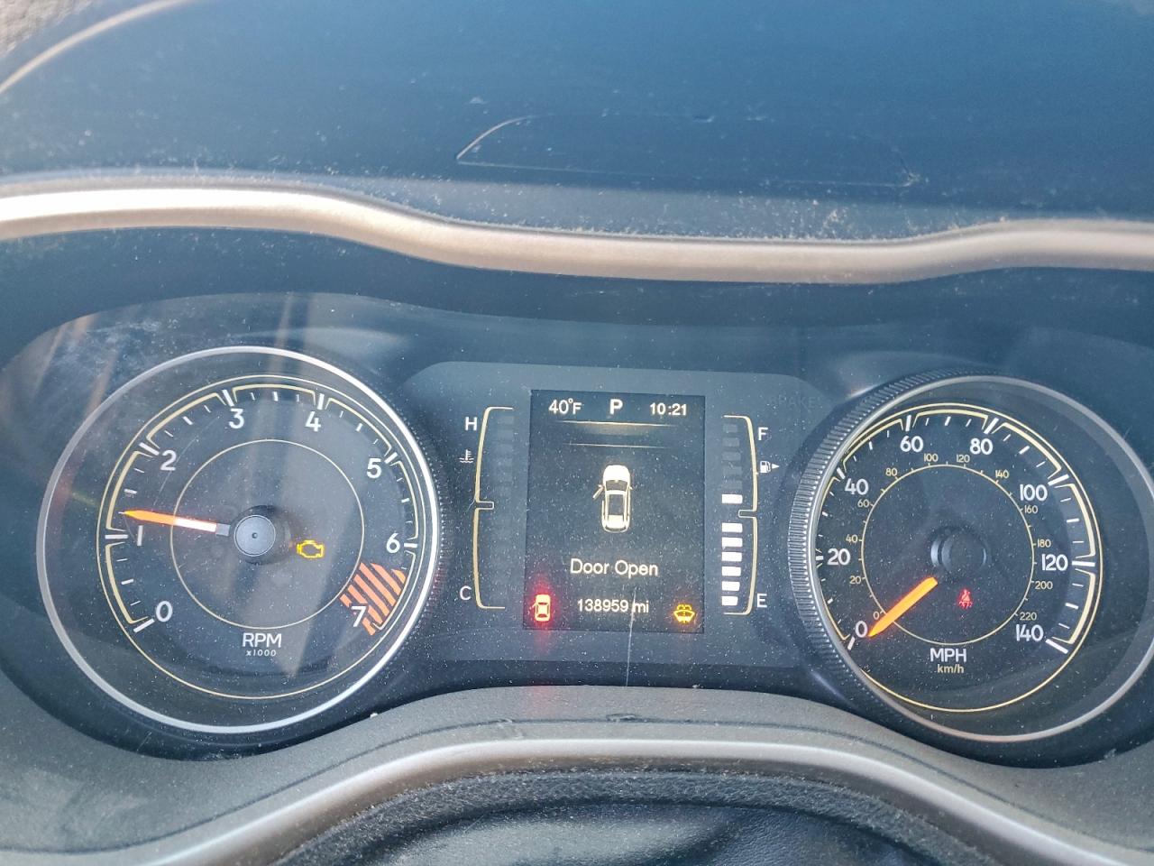 2015 Jeep Cherokee Latitude VIN: 1C4PJLCBXFW662944 Lot: 94571335