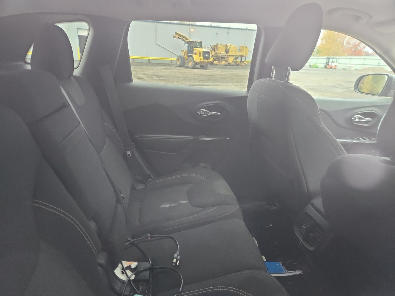 2015 Jeep Cherokee Latitude VIN: 1C4PJMCS4FW650116 Lot: 93140165