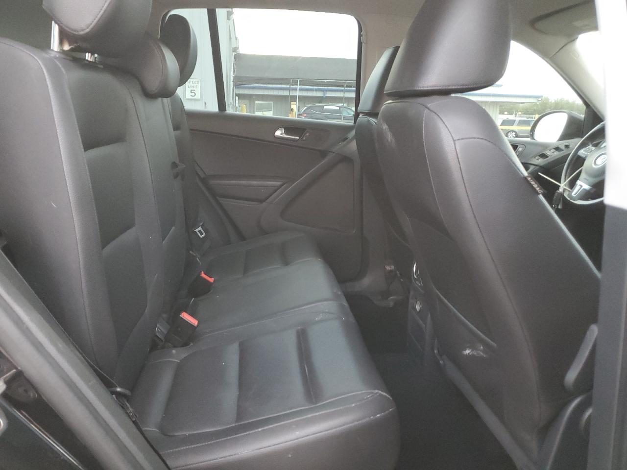 2017 Volkswagen Tiguan S VIN: WVGAV7AX6HK012370 Lot: 92508125