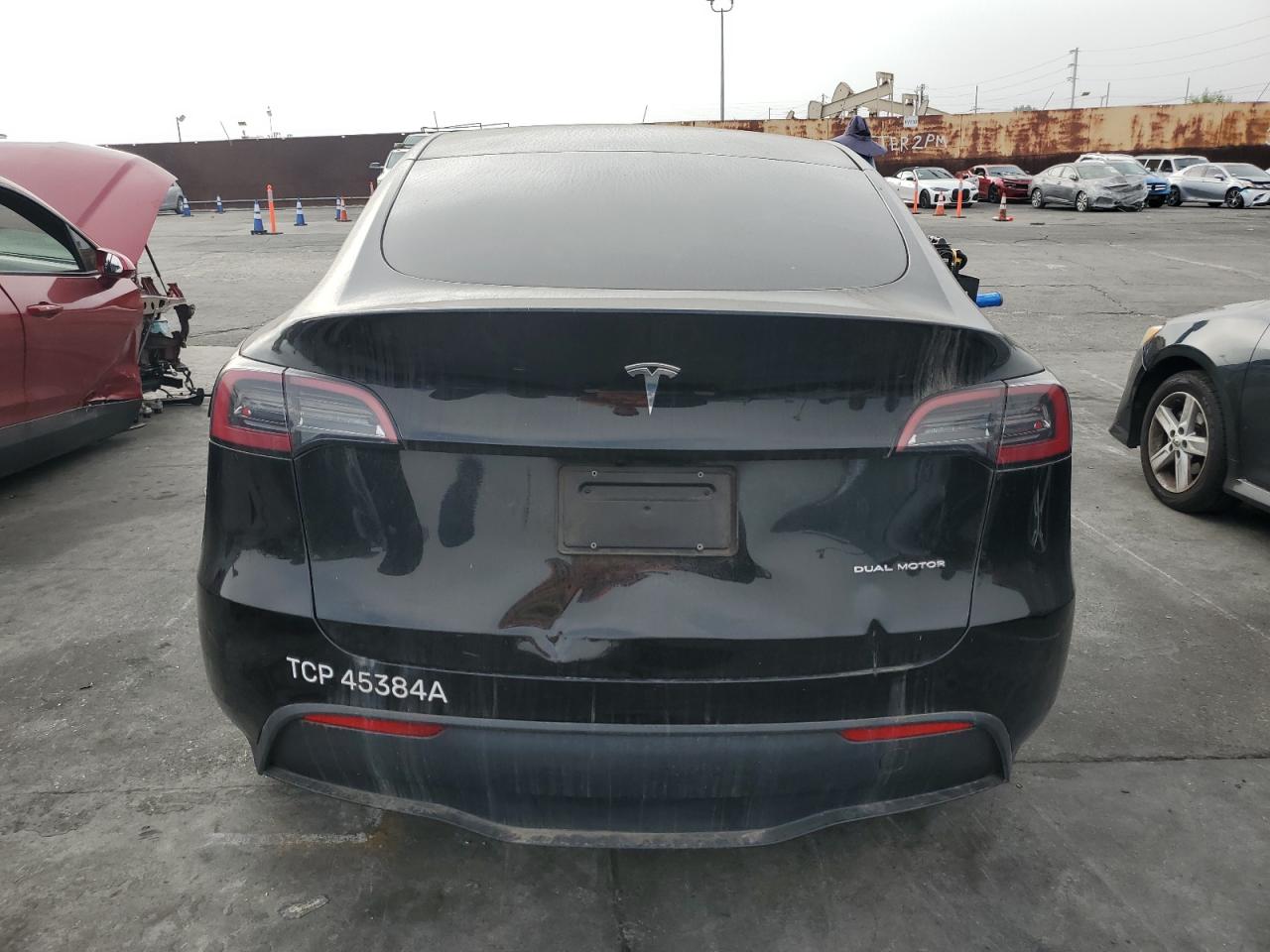 2024 Tesla Model Y VIN: 7SAYGDEE6RA264512 Lot: 90644375