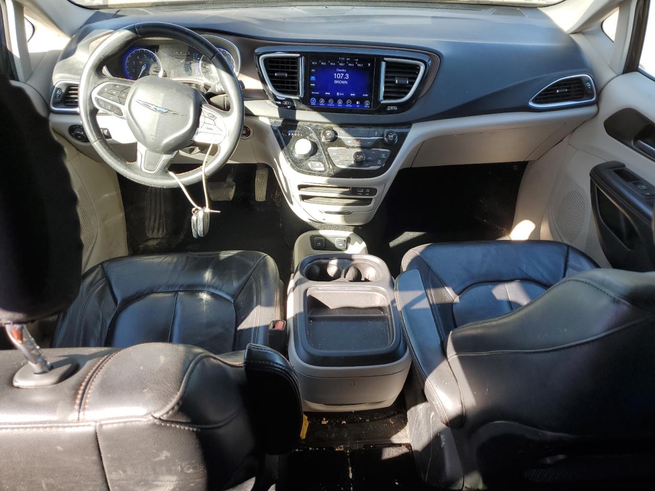 2017 Chrysler Pacifica Touring L VIN: 2C4RC1BG3HR623144 Lot: 91675865