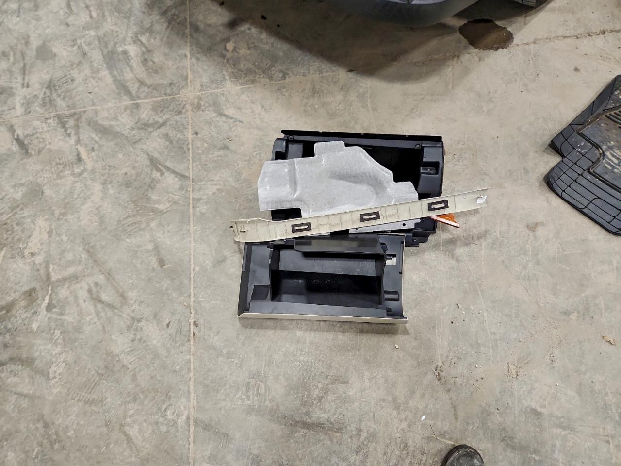 2011 Subaru Outback 2.5I Limited VIN: 4S4BRCLC4B3347270 Lot: 94106095