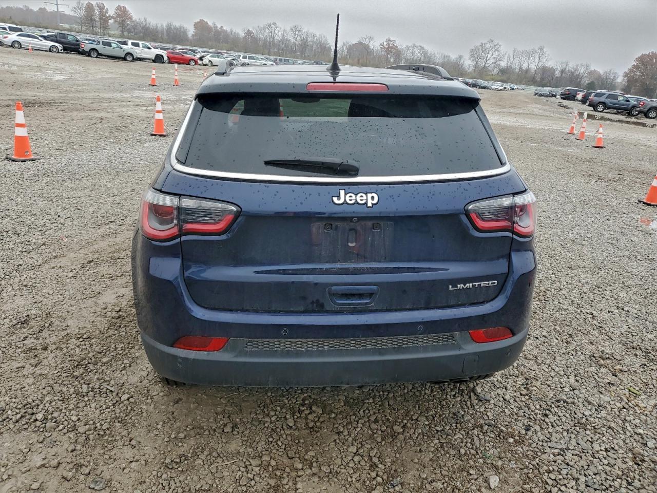 2018 Jeep Compass Limited VIN: 3C4NJCCB2JT240463 Lot: 94029445