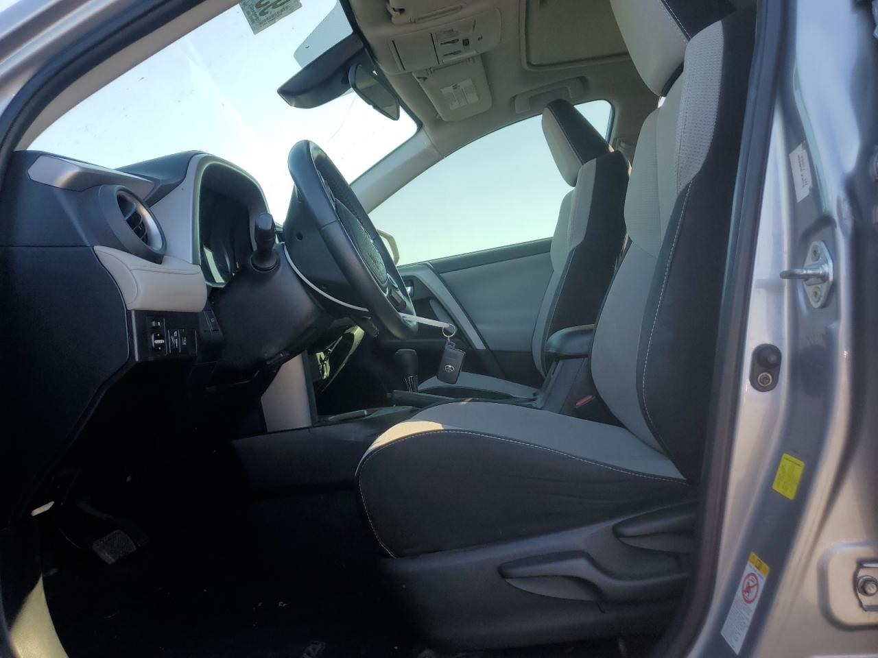 2017 Toyota Rav4 Xle VIN: 2T3WFREVXHW352317 Lot: 93179075